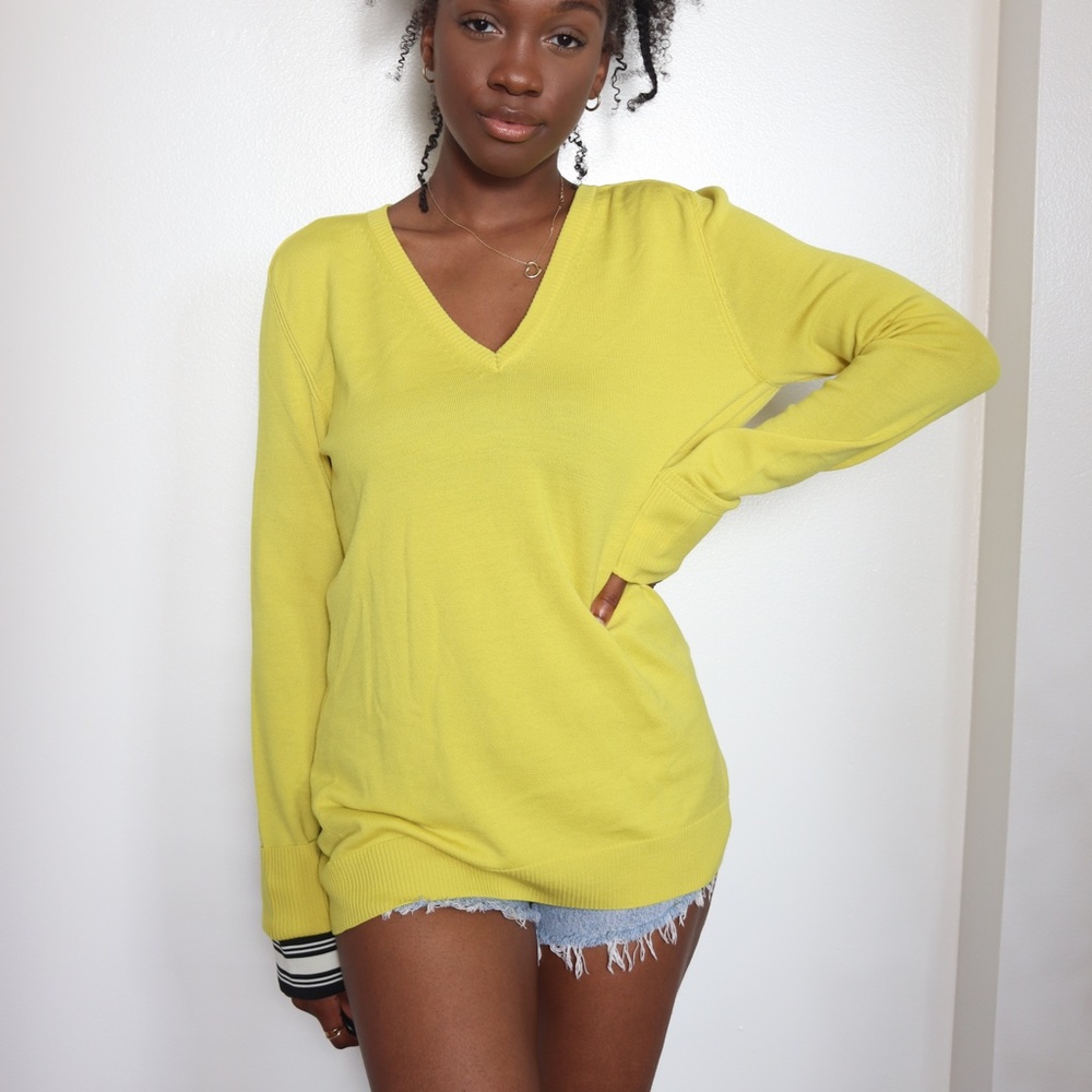 AVIU Yellow Wool v-neck Sweater in Medium Button Design, Stripe Cuff
